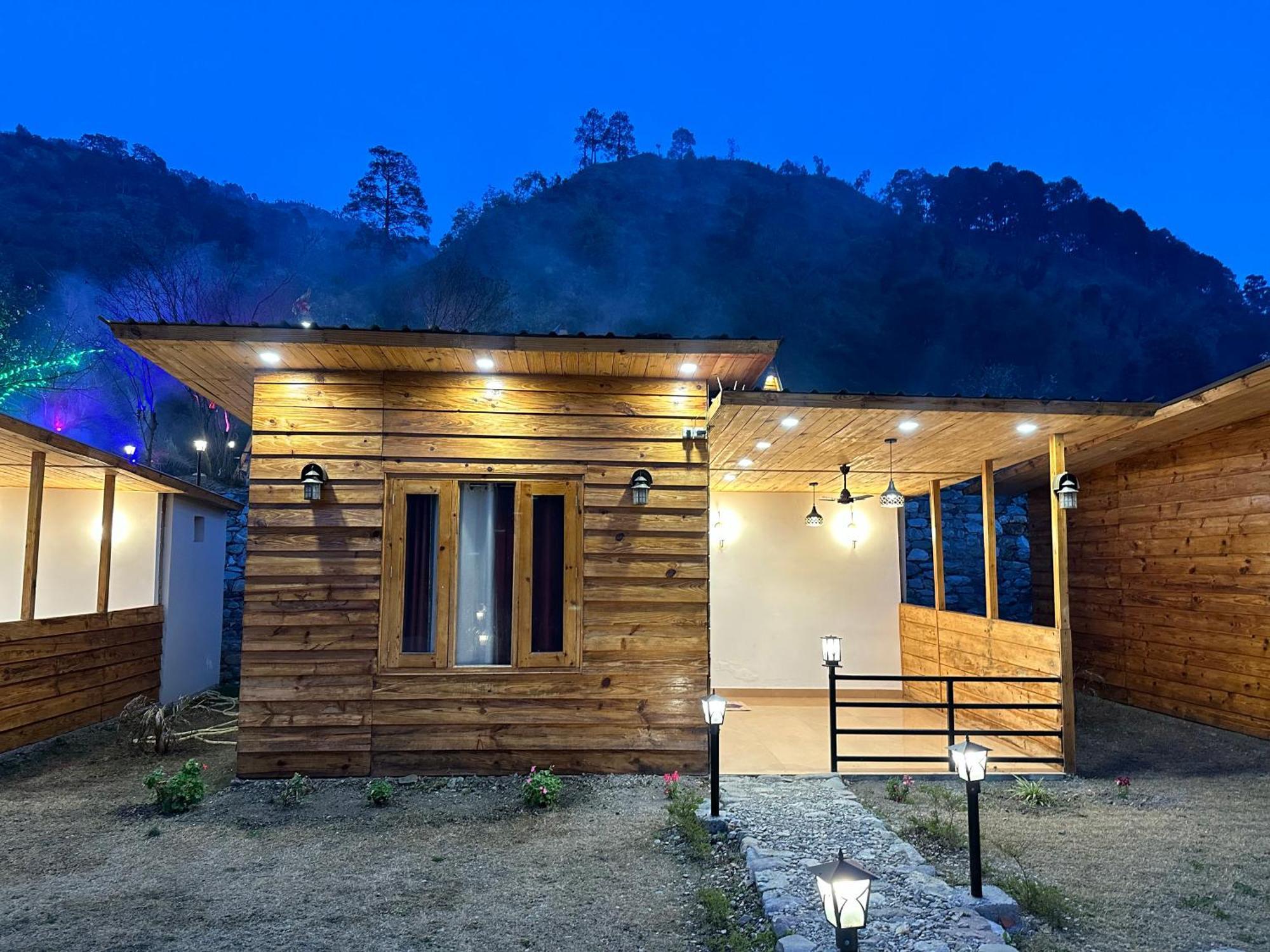 Cabana Riverside Resort - Kainchi Dham Nainital Esterno foto