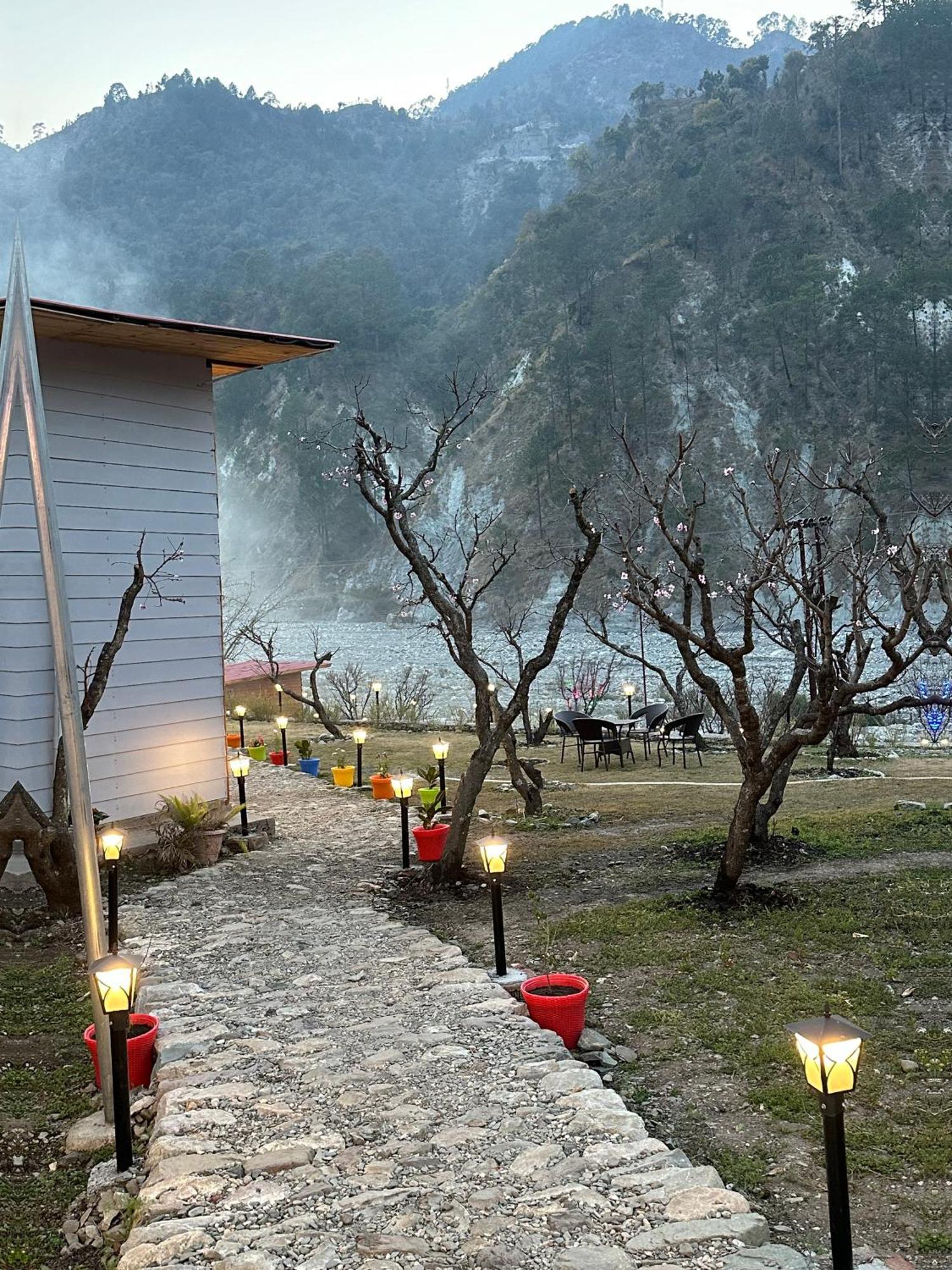 Cabana Riverside Resort - Kainchi Dham Nainital Esterno foto