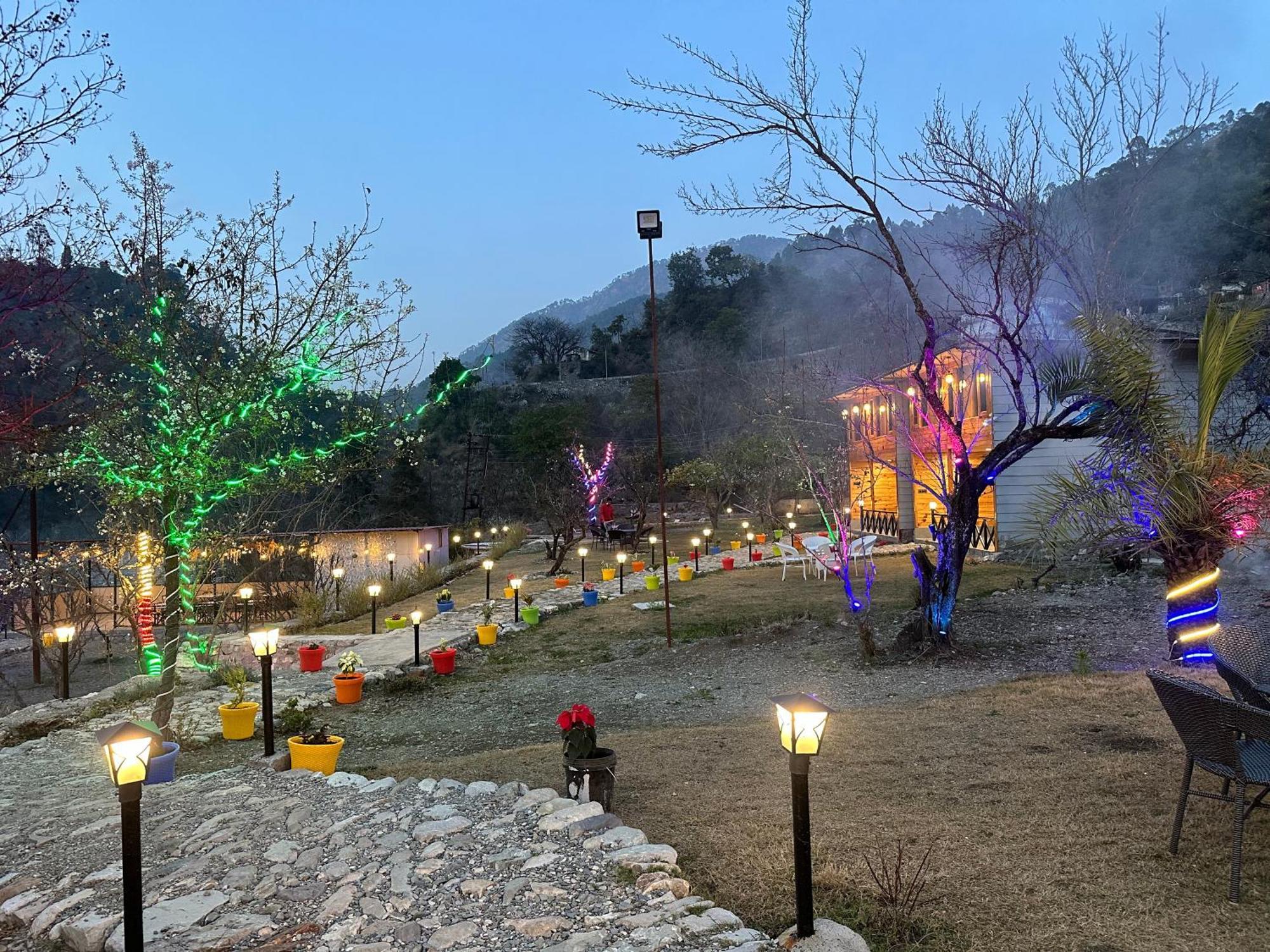 Cabana Riverside Resort - Kainchi Dham Nainital Esterno foto