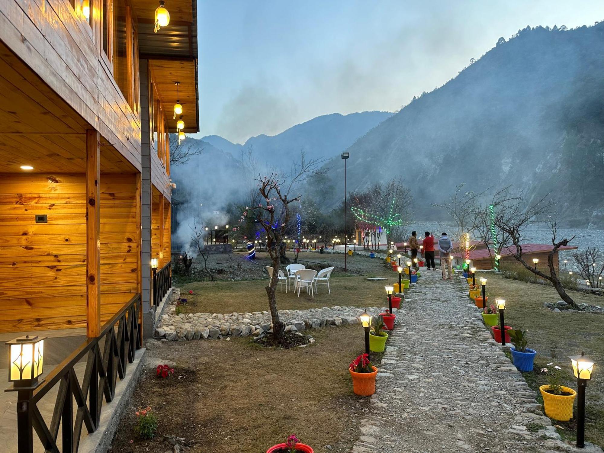 Cabana Riverside Resort - Kainchi Dham Nainital Esterno foto